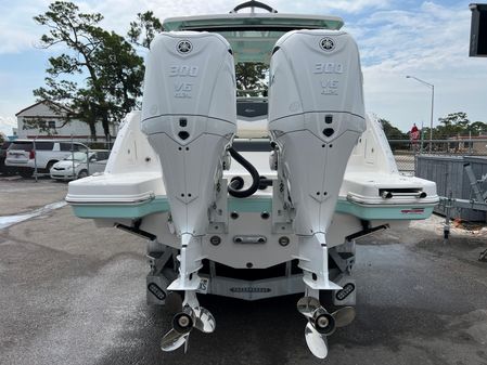 Robalo R317 image