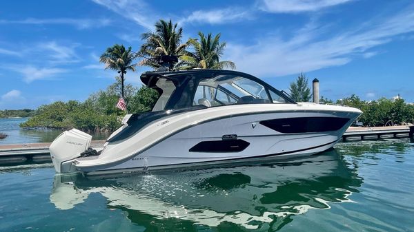 Sea Ray Sundancer 370 OB