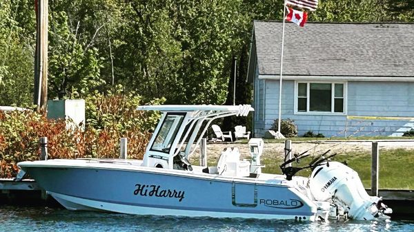 Robalo R250 