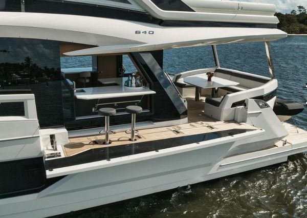 Galeon 640 Fly image