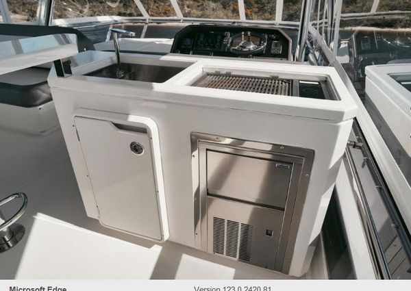 Galeon 640 Fly image