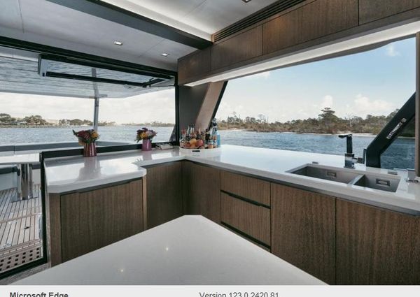 Galeon 640 Fly image