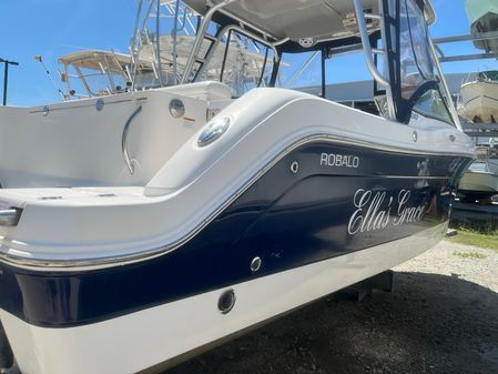 Robalo 247 Dual Console image