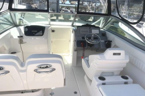 Robalo 247 Dual Console image