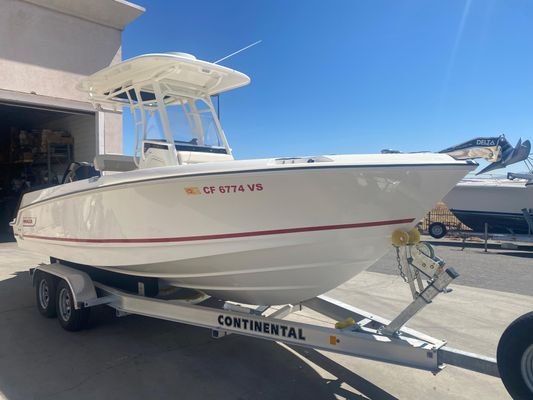 Boston Whaler 230 Outrage - main image