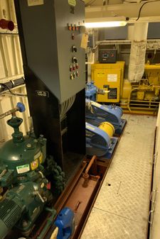 Tugboat L-T 100 Steel Army Tug image