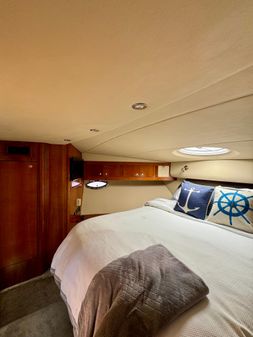 Cruisers-yachts 405-EXPRESS-MOTORYACHT image