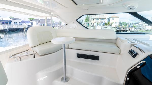 Tiara Yachts 4300 Sovran image