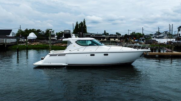 Tiara Yachts 4300 Sovran