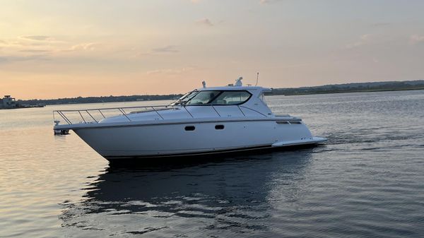 Tiara Yachts 4300 Sovran 