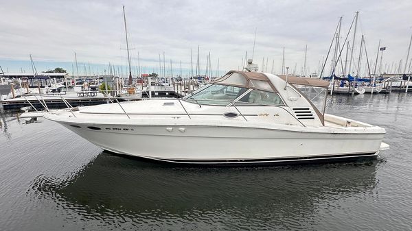 Sea Ray 370 Express Cruiser 