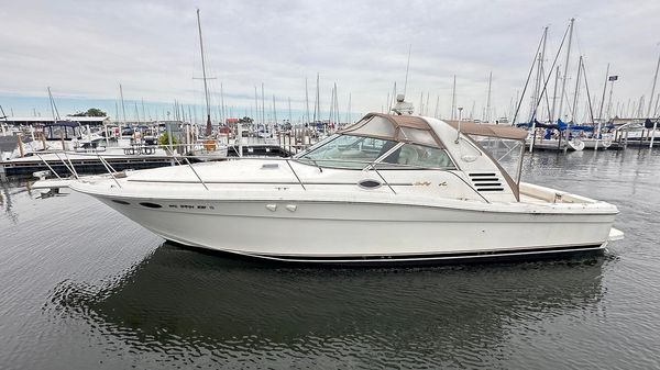 Sea Ray 370 Express Cruiser