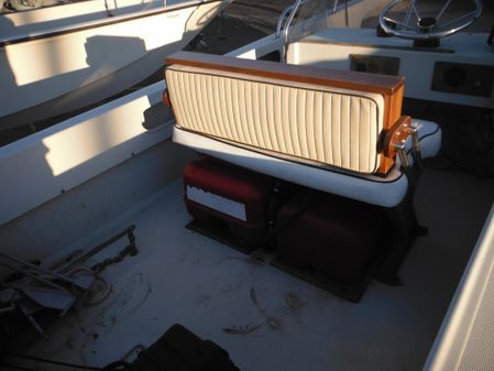 Boston Whaler 17 Newport image