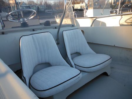 Boston Whaler 17 Newport image