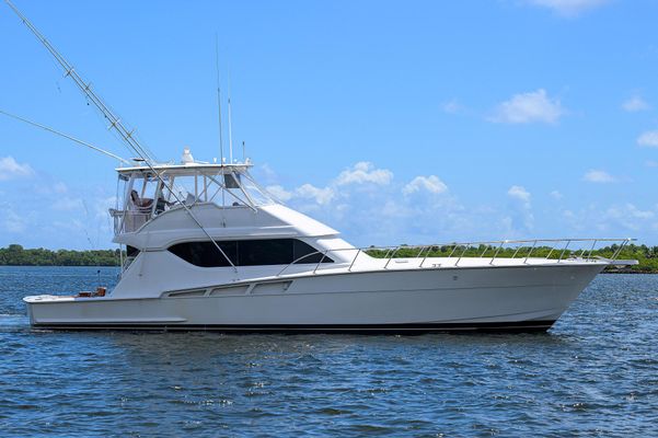 Hatteras 60 Convertible - main image