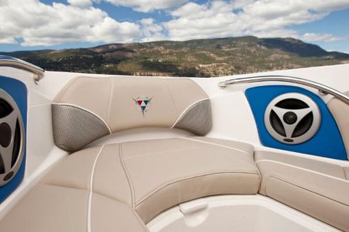 Campion ALLANTE-20-IO-BOWRIDER image