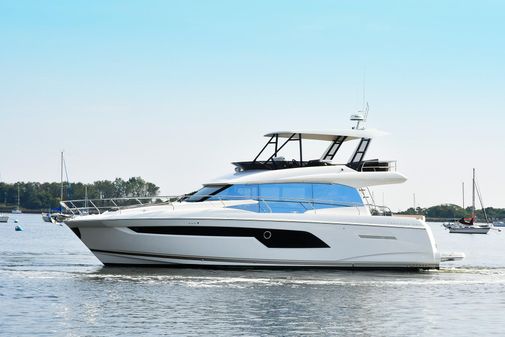 Prestige 520 Flybridge image