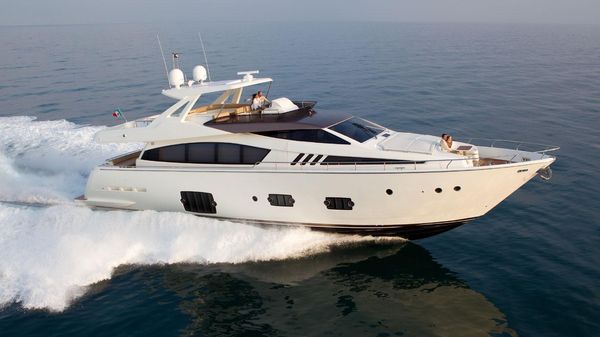 Ferretti Yachts 800 