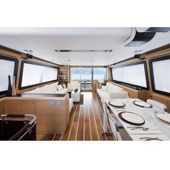 Ferretti Yachts 800 image