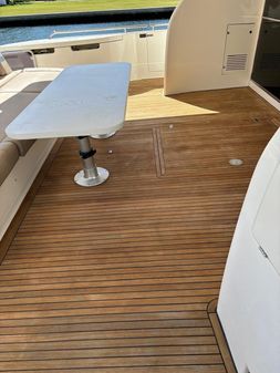 Ferretti Yachts 800 image