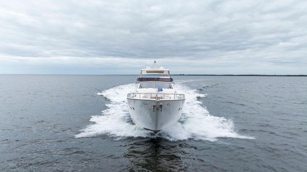 Ferretti Yachts 800 image