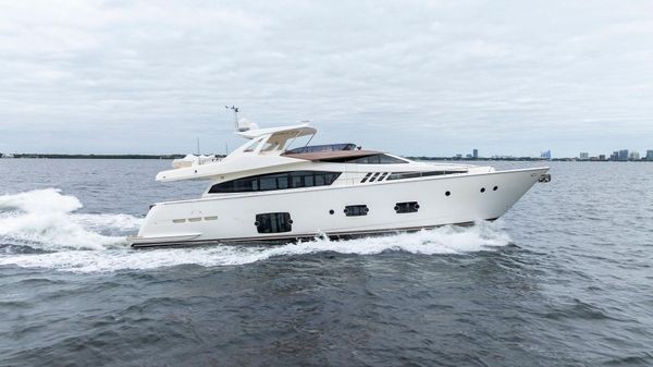 Ferretti Yachts 800 image