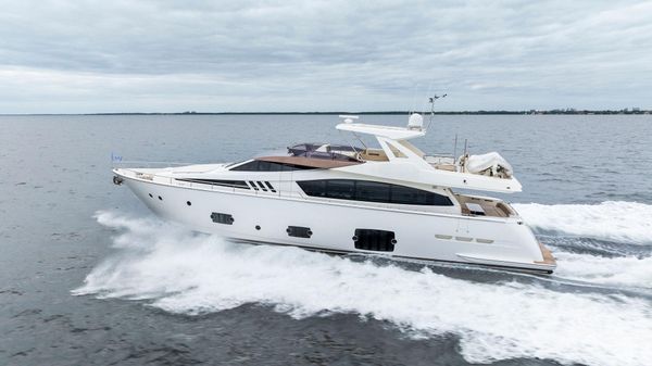 Ferretti Yachts 800 image