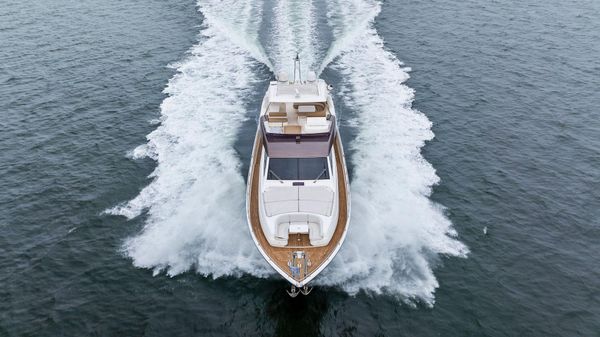 Ferretti Yachts 800 image