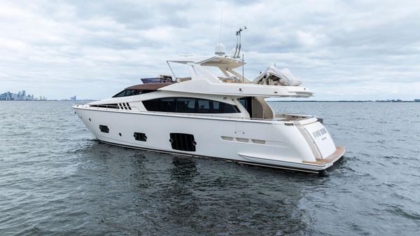 Ferretti Yachts 800 image