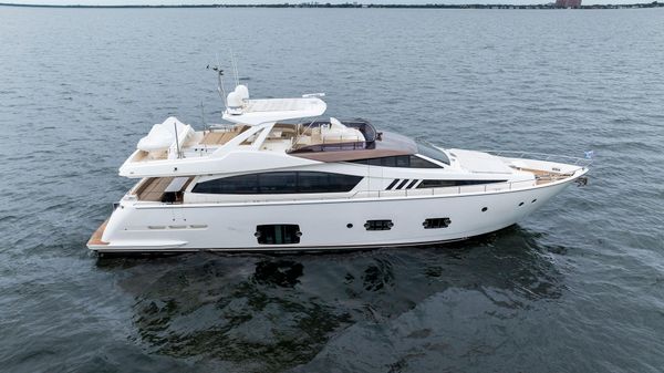 Ferretti Yachts 800 image