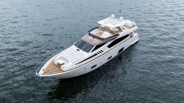 Ferretti Yachts 800 image