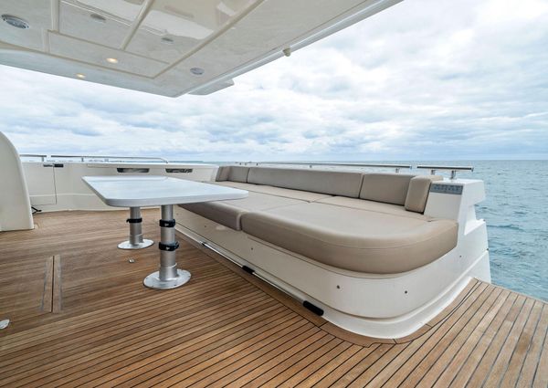 Ferretti Yachts 800 image