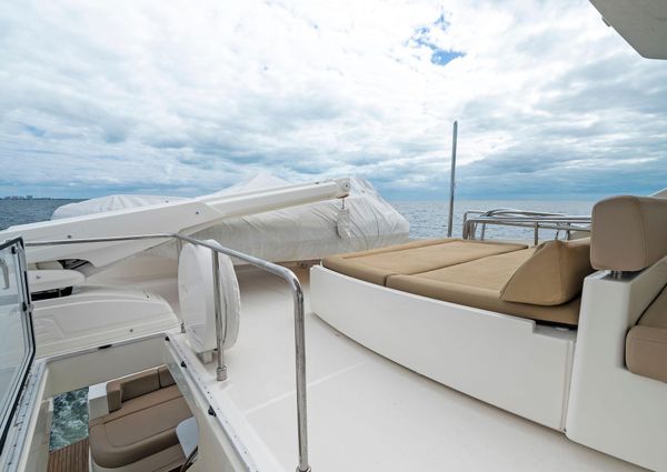 Ferretti Yachts 800 image