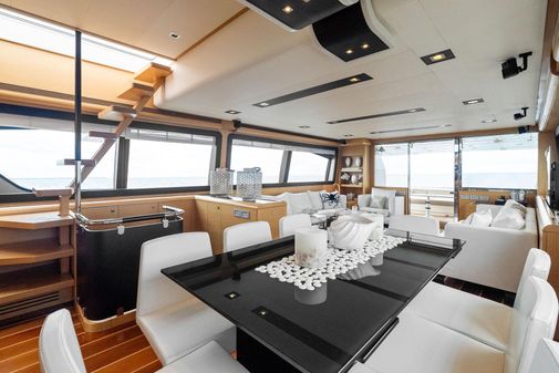 Ferretti Yachts 800 image