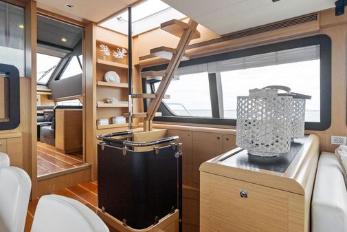 Ferretti Yachts 800 image