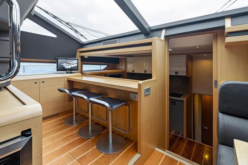 Ferretti Yachts 800 image