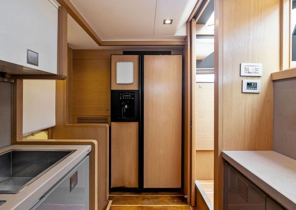 Ferretti Yachts 800 image