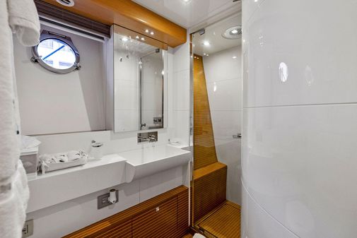 Ferretti Yachts 800 image