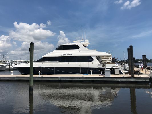 Lazzara Yachts Skylounge - main image