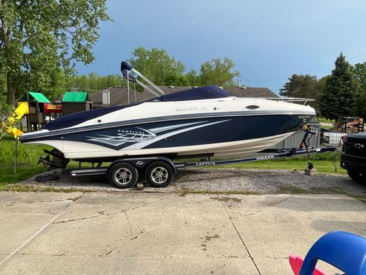 Rinker 246-CAPTIVA-CUDDY - main image