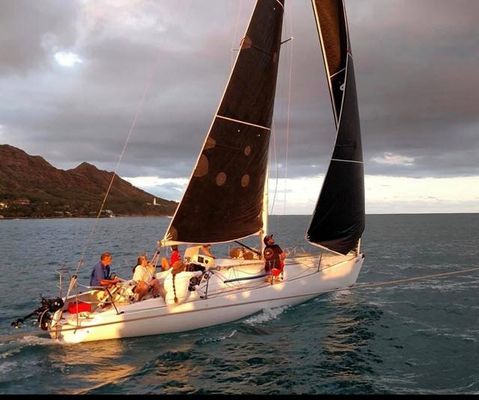 Hobie 33 - main image