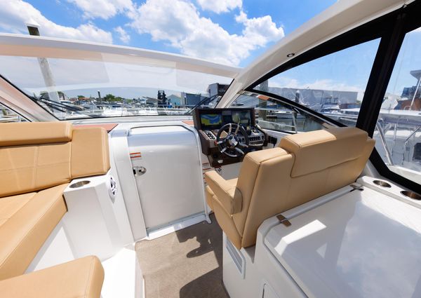 Cruisers Yachts 390 Express Coupe image