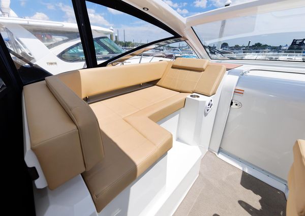 Cruisers Yachts 390 Express Coupe image