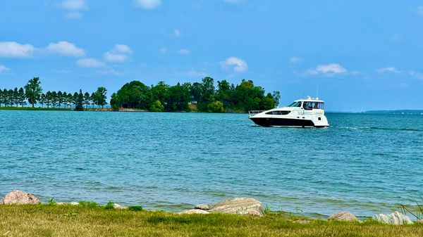 Sea Ray 40 Motor Yacht 