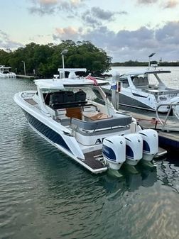 Tiara Yachts 38 LS image