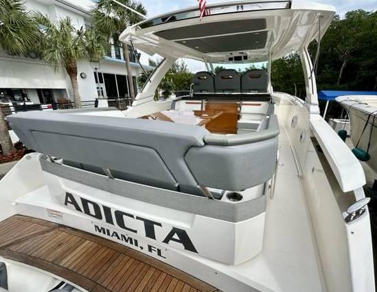 Tiara Yachts 38 LS image