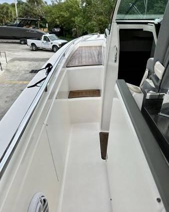 Tiara Yachts 38 LS image