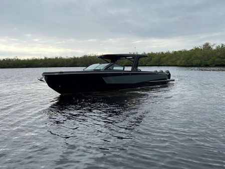 Aviara AV36 Outboard image