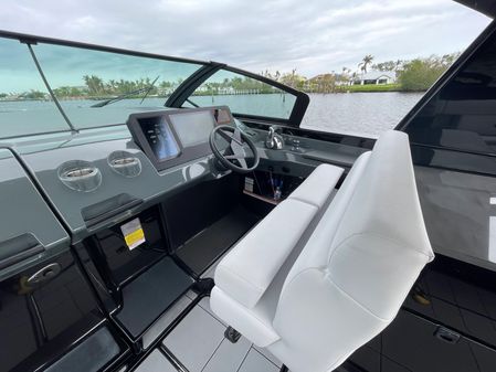 Aviara AV36 Outboard image