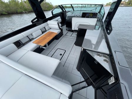 Aviara AV36 Outboard image